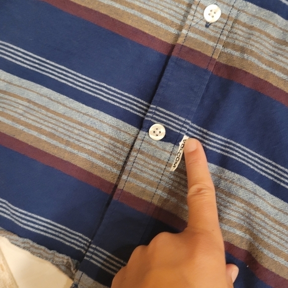 Volcom Men's Slim Fit Striped Button Up Shirt Size Medium - Picture 5 of 7